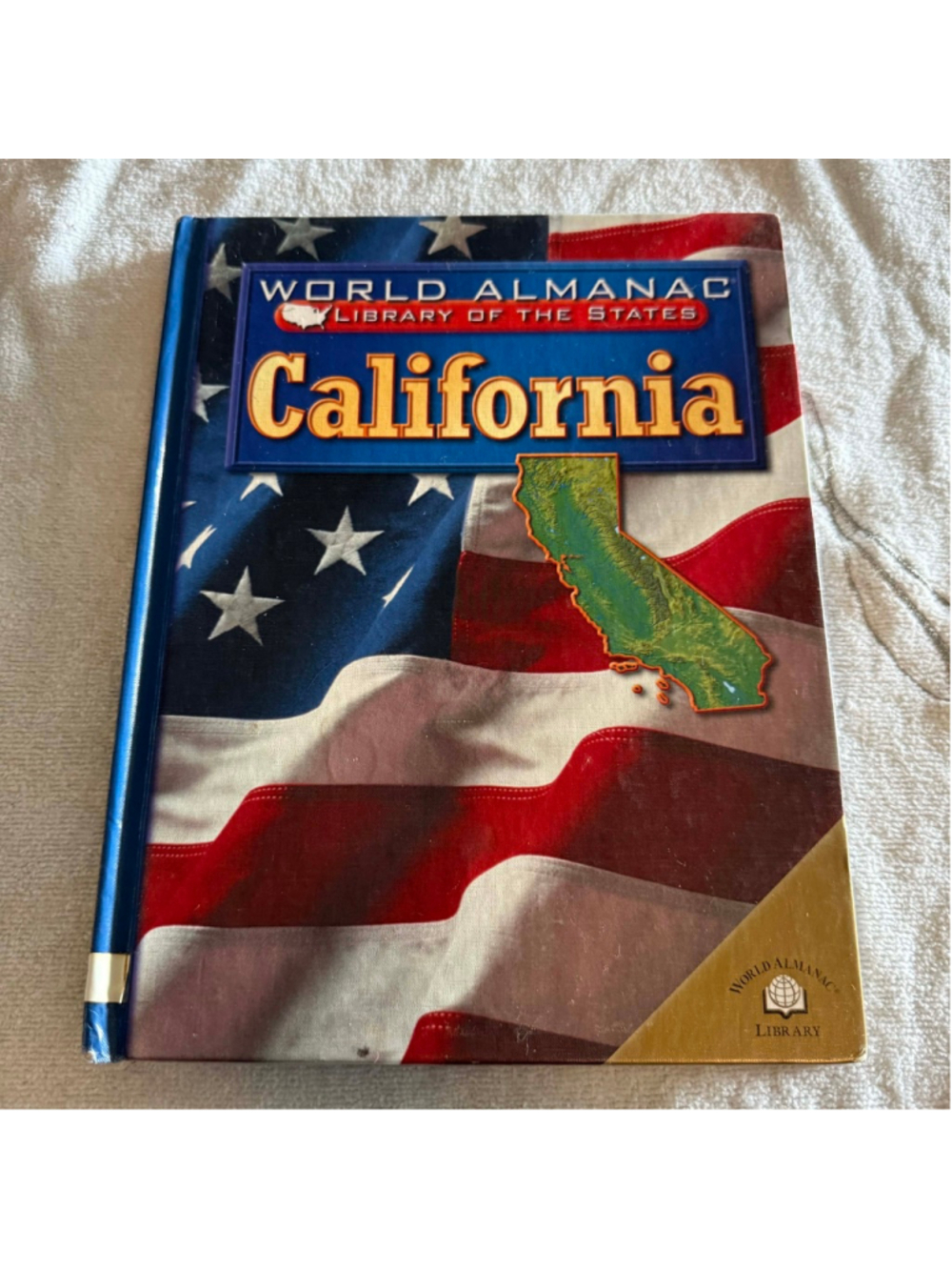 World Almanac Library California Coffee Table Book Blue Red